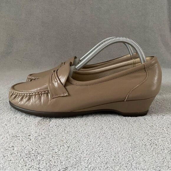 SAS Womens 9.5 W Wide Easier Slip On Moccasin Wedge Loafer Shoes Beige - Picture 3 of 7